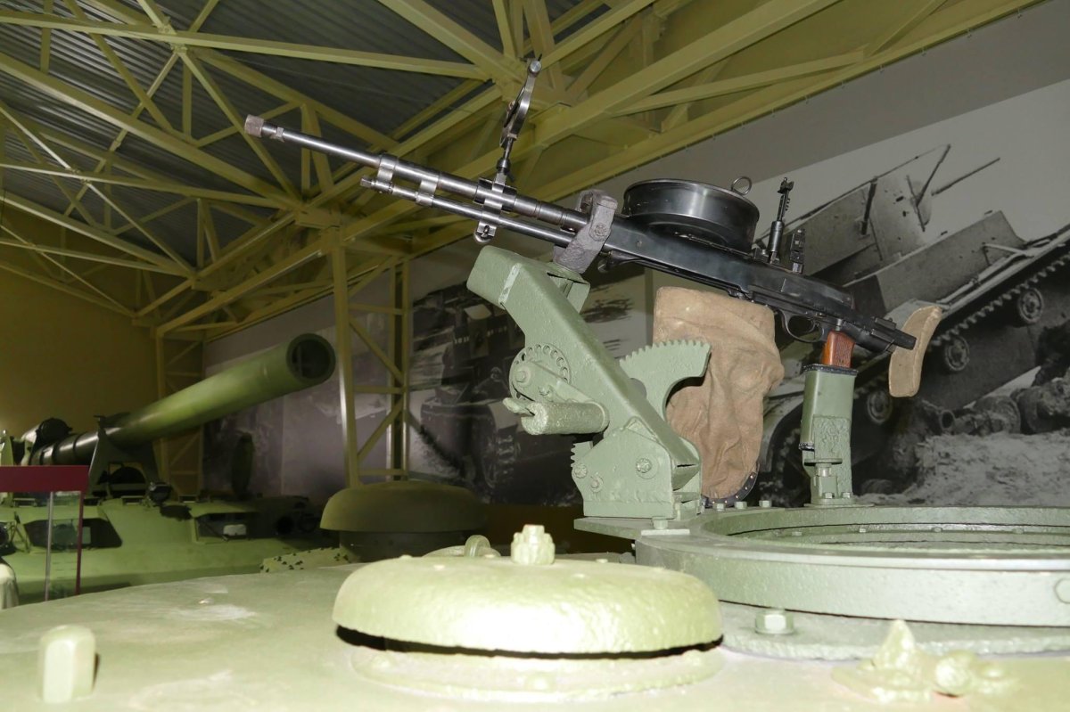 Зенитный пулемет КПВТ на т-10м