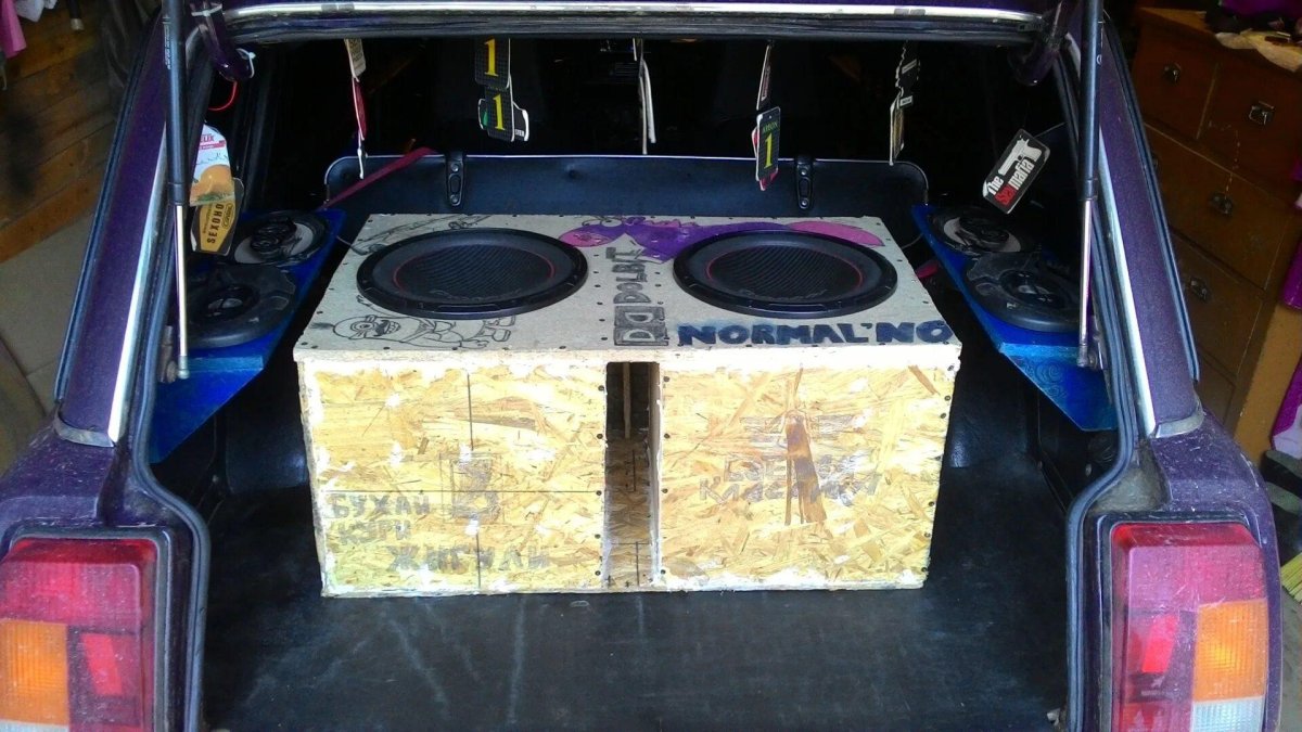 Сабвуфер в ВАЗ 2104