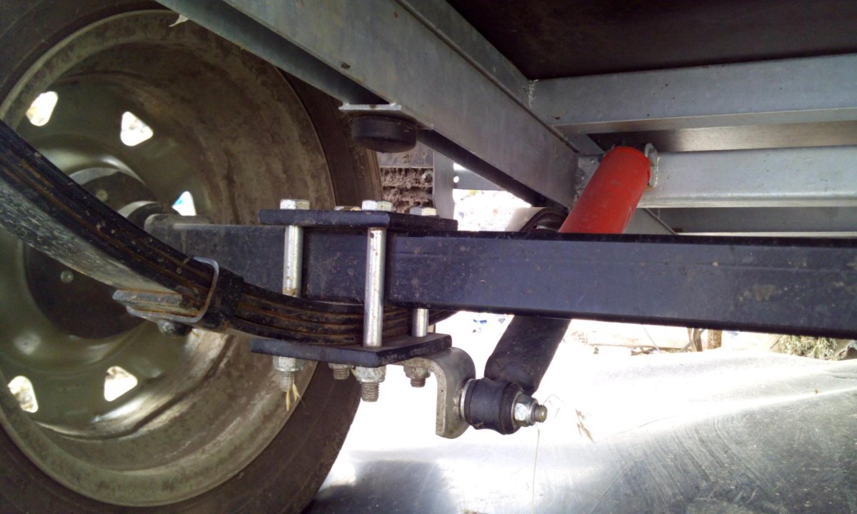 Крепление рессоры на прицепе МЗСА