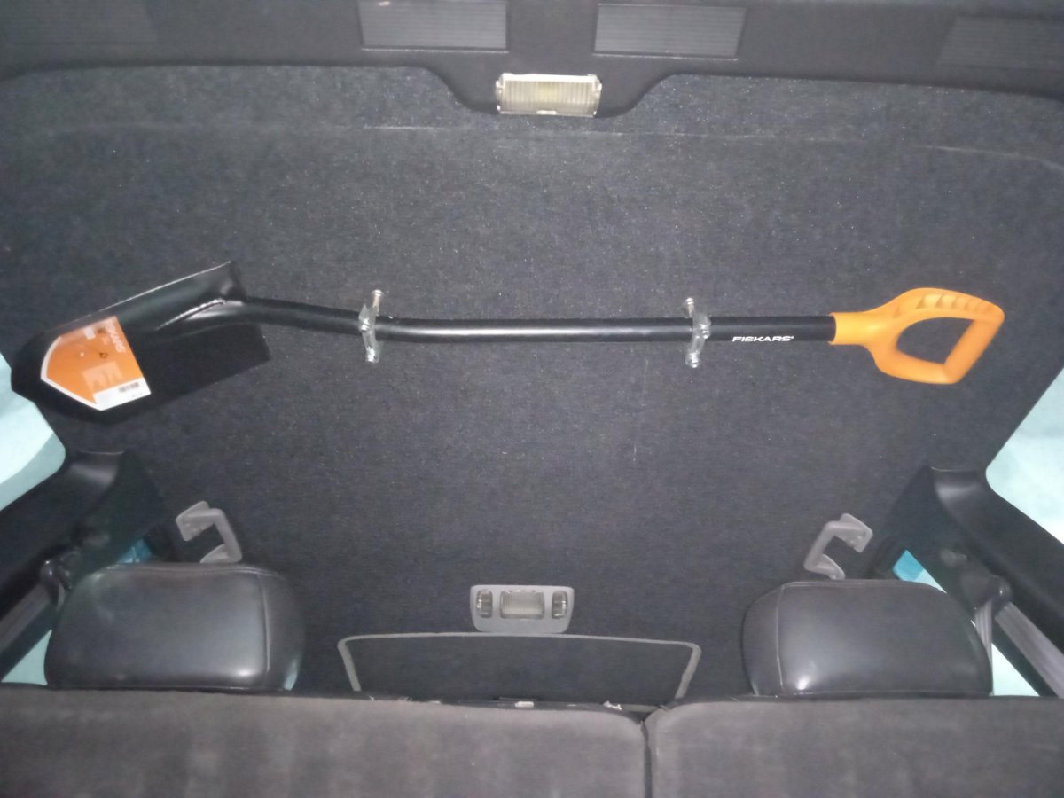 Крепление лопаты Фискарс