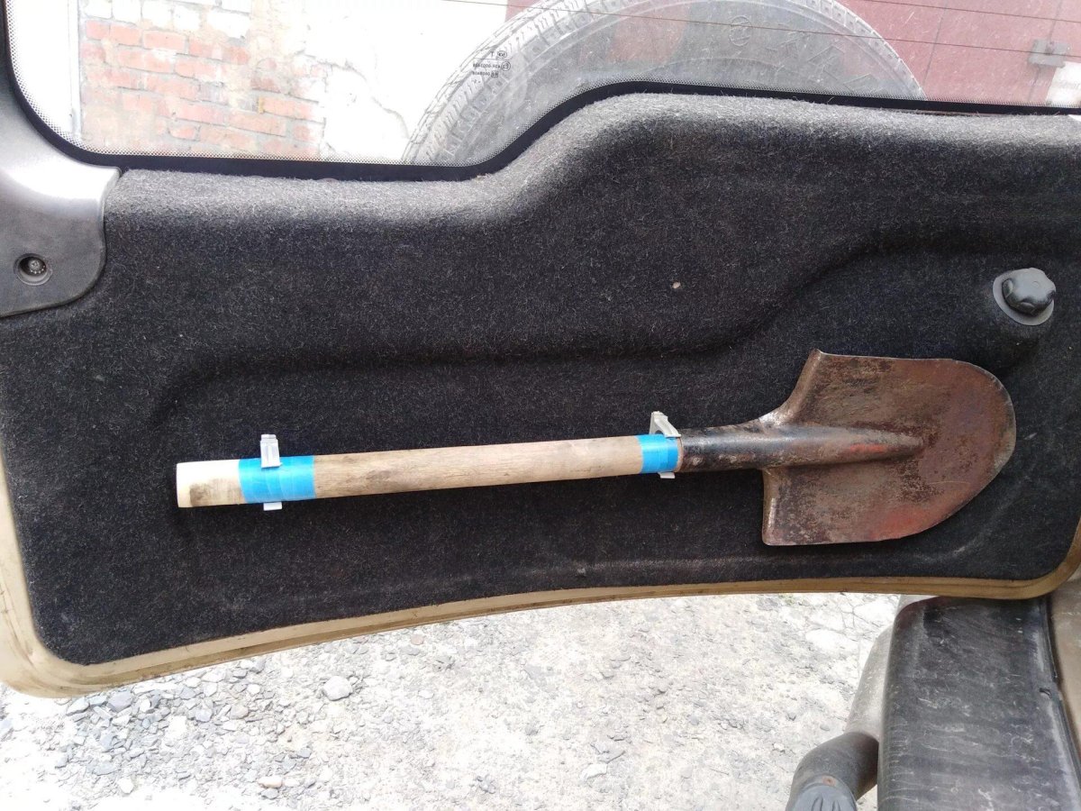 Крепление лопаты Нива 2121