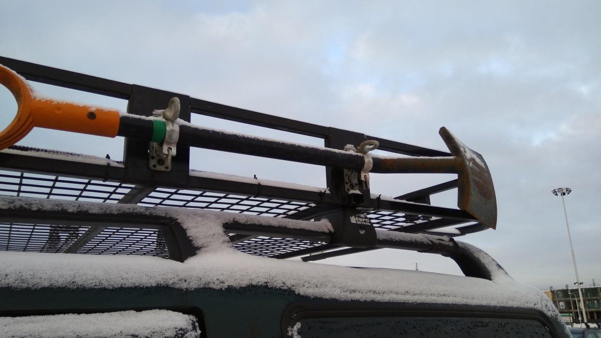 УАЗ Патриот крепление лопаты