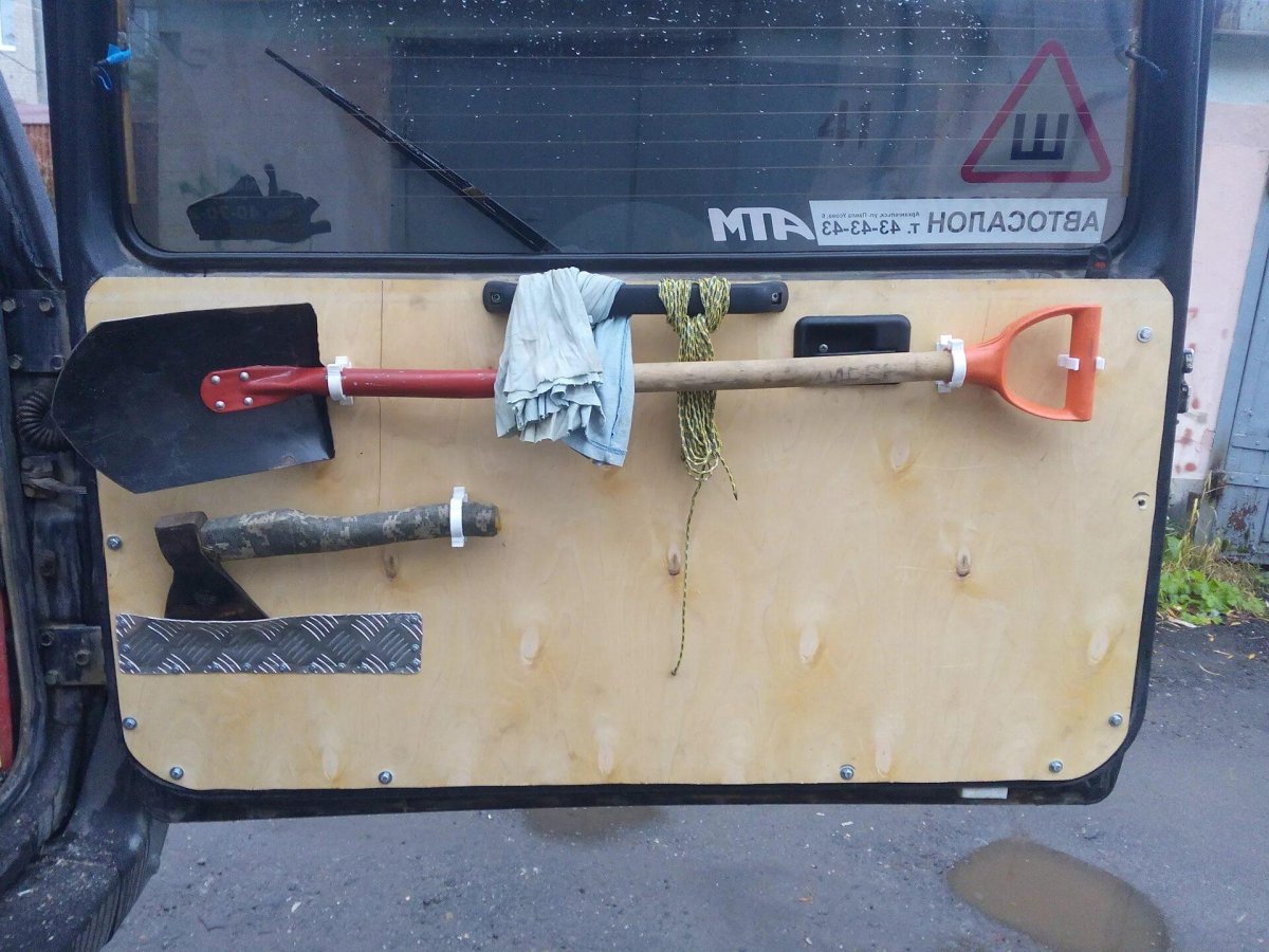 УАЗ Патриот крепление лопаты