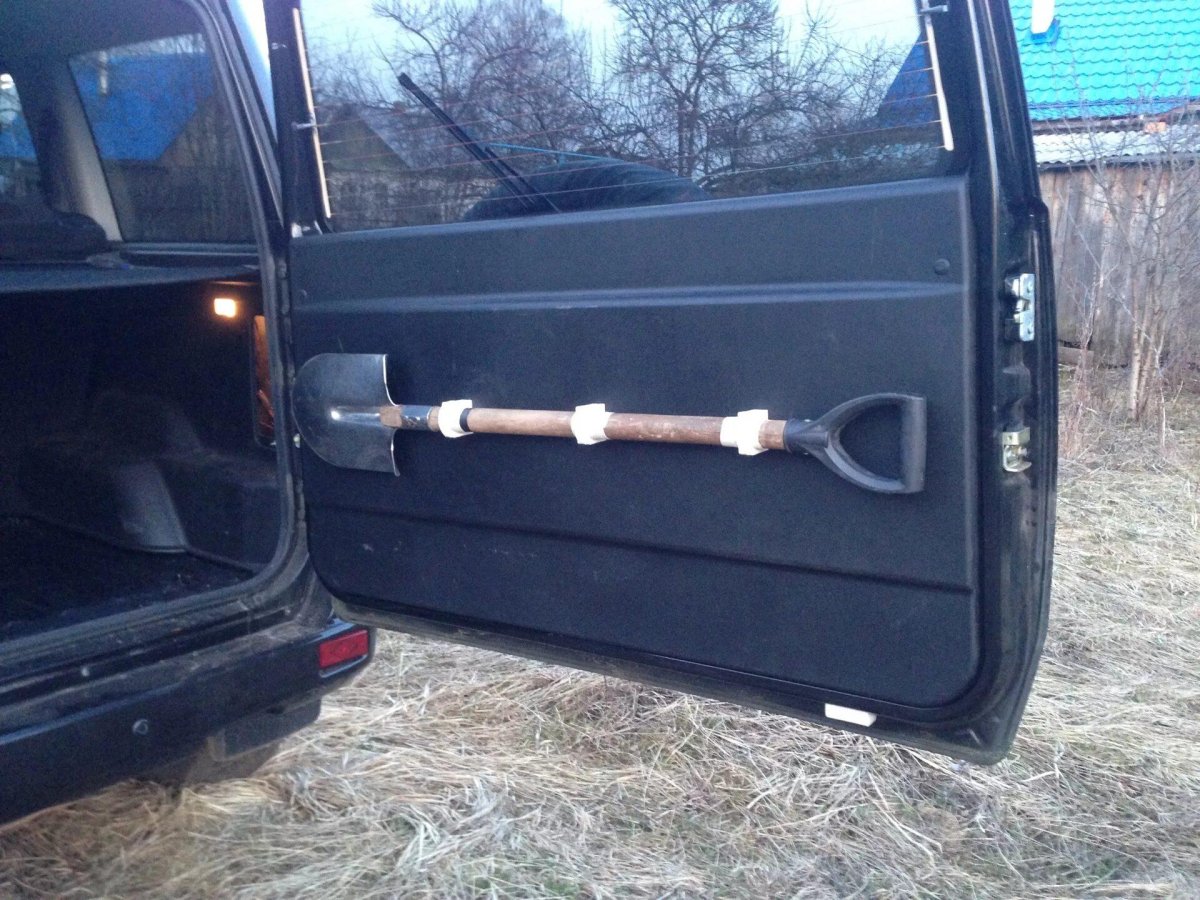 УАЗ Патриот крепление лопаты