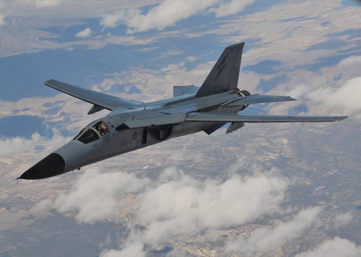 Бомбардировщик f-111f