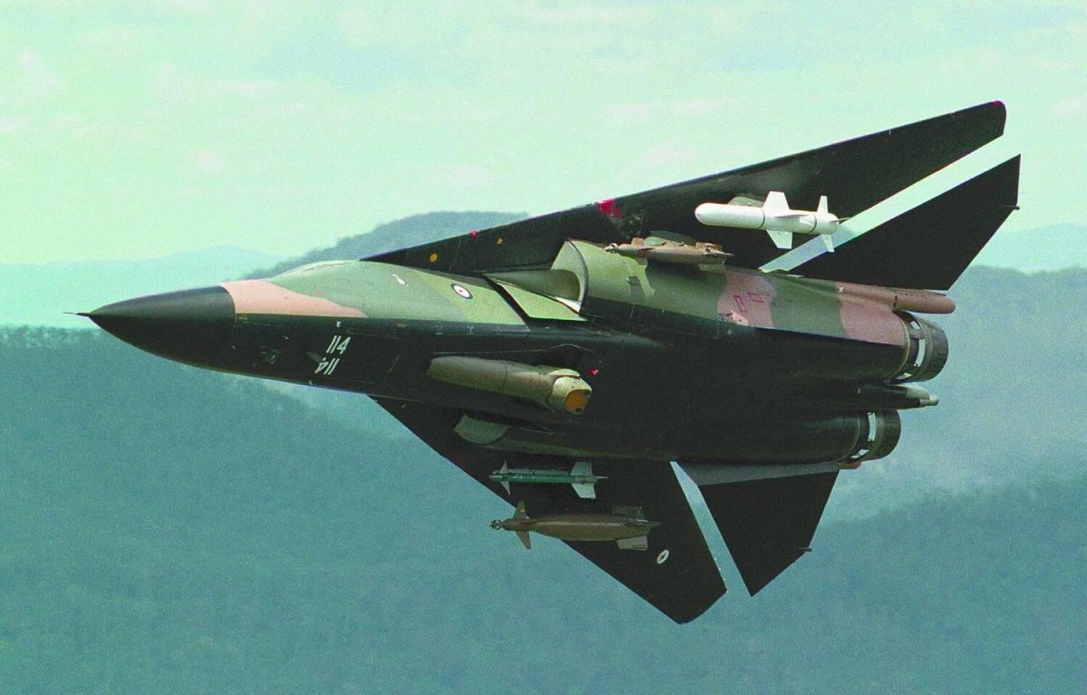 Бомбардировщик f-111f