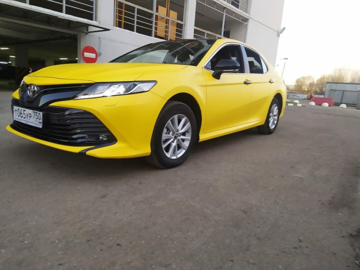 Такси желтое матовое