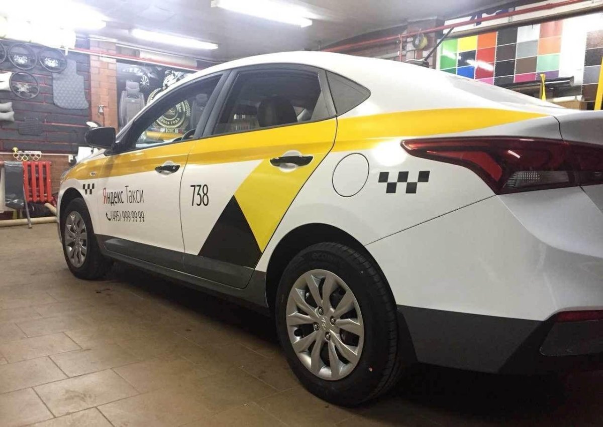 Оклейка авто такси