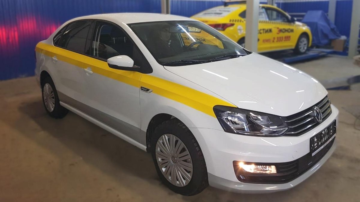 Фольксваген поло 2016 жёлтая
