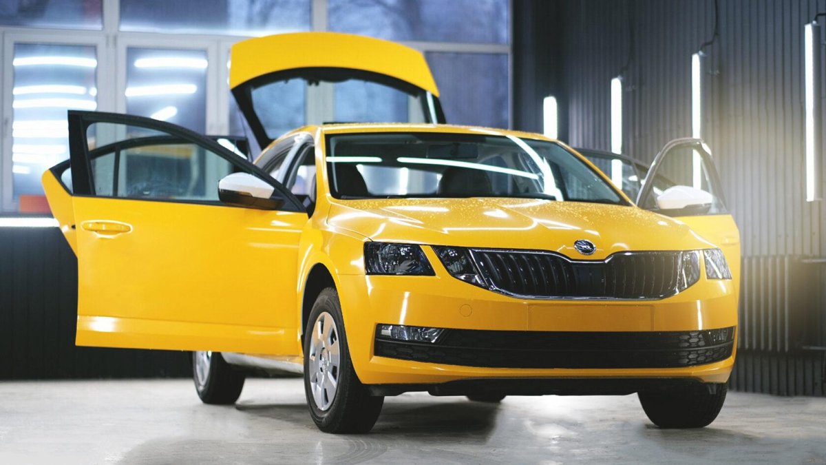 Оклейка авто под такси