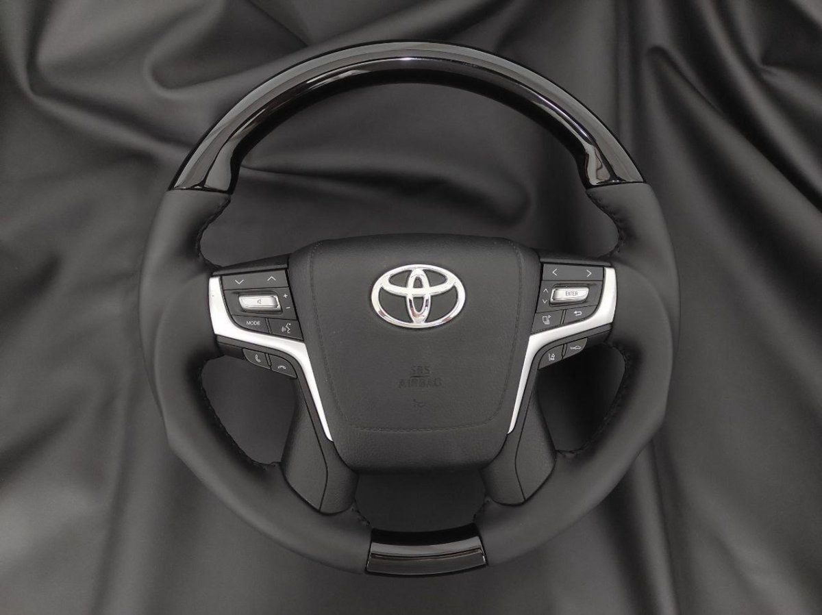 Карбон на руле Crown s220