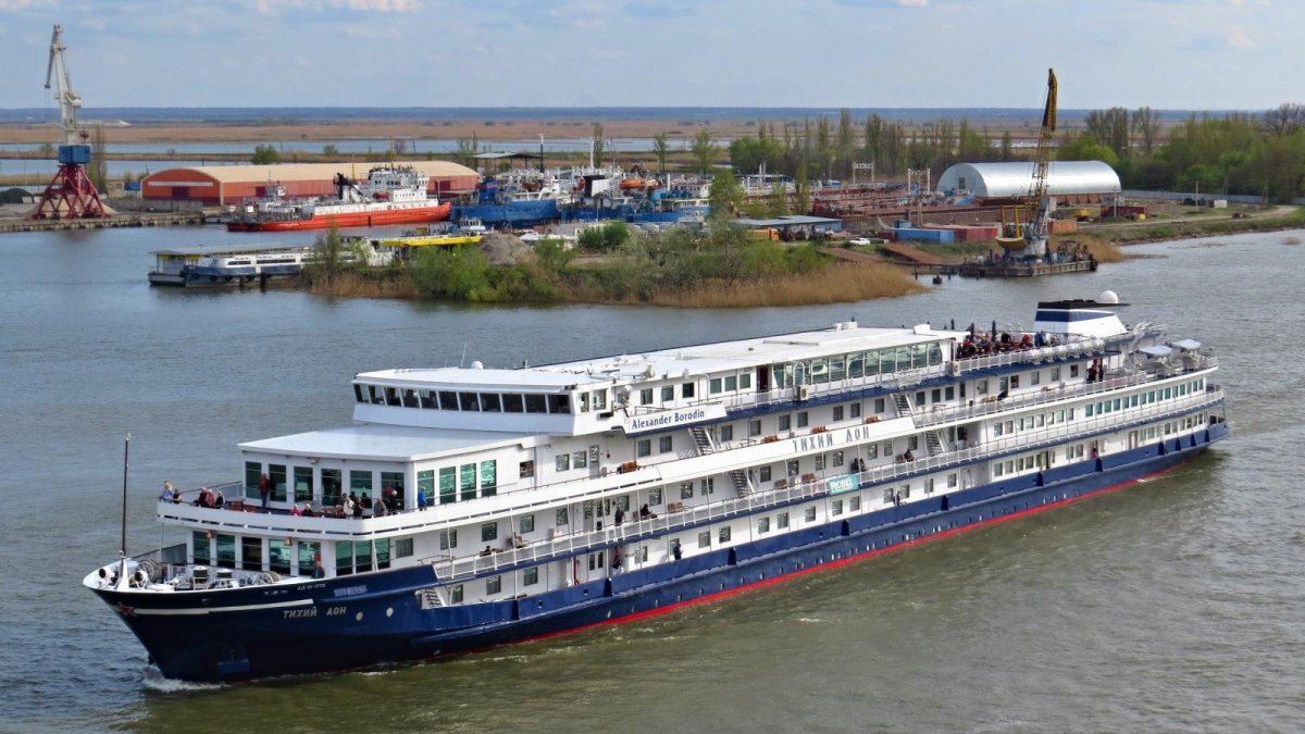 Речной теплоход пр. 301 «Владимир Ильич»