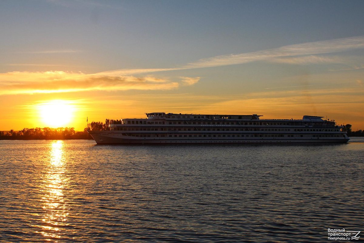 Николай Карамзин теплоход