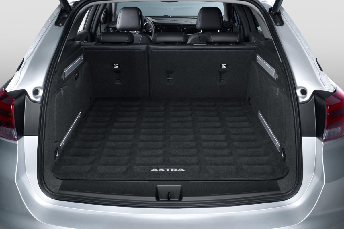Opel Astra Sports Tourer багажник