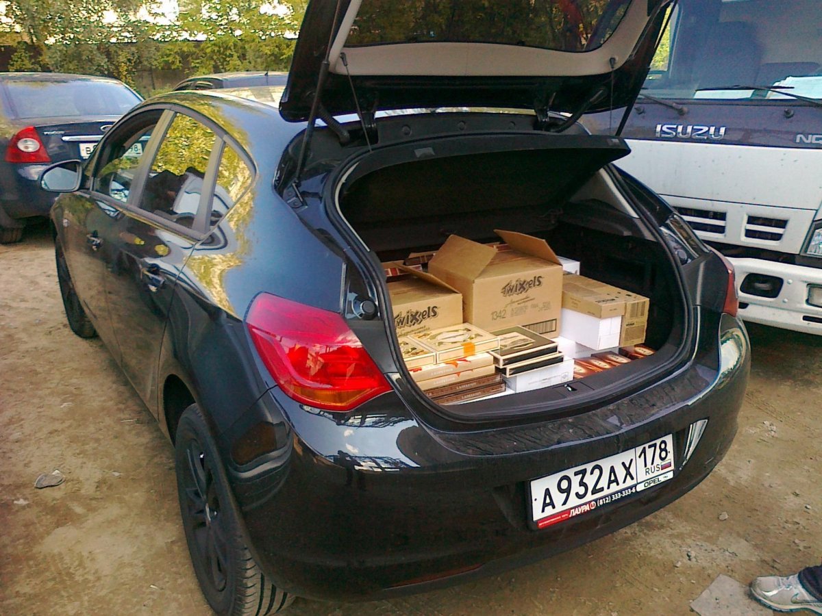 Opel Astra j хэтчбек багажник