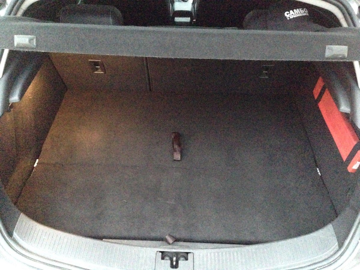 Opel Astra GTC J багажник