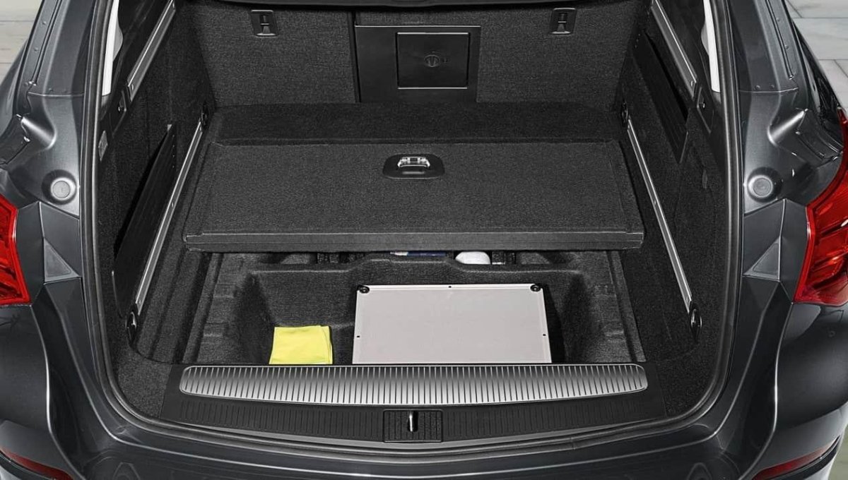 Opel Astra Sports Tourer 2012 универсал