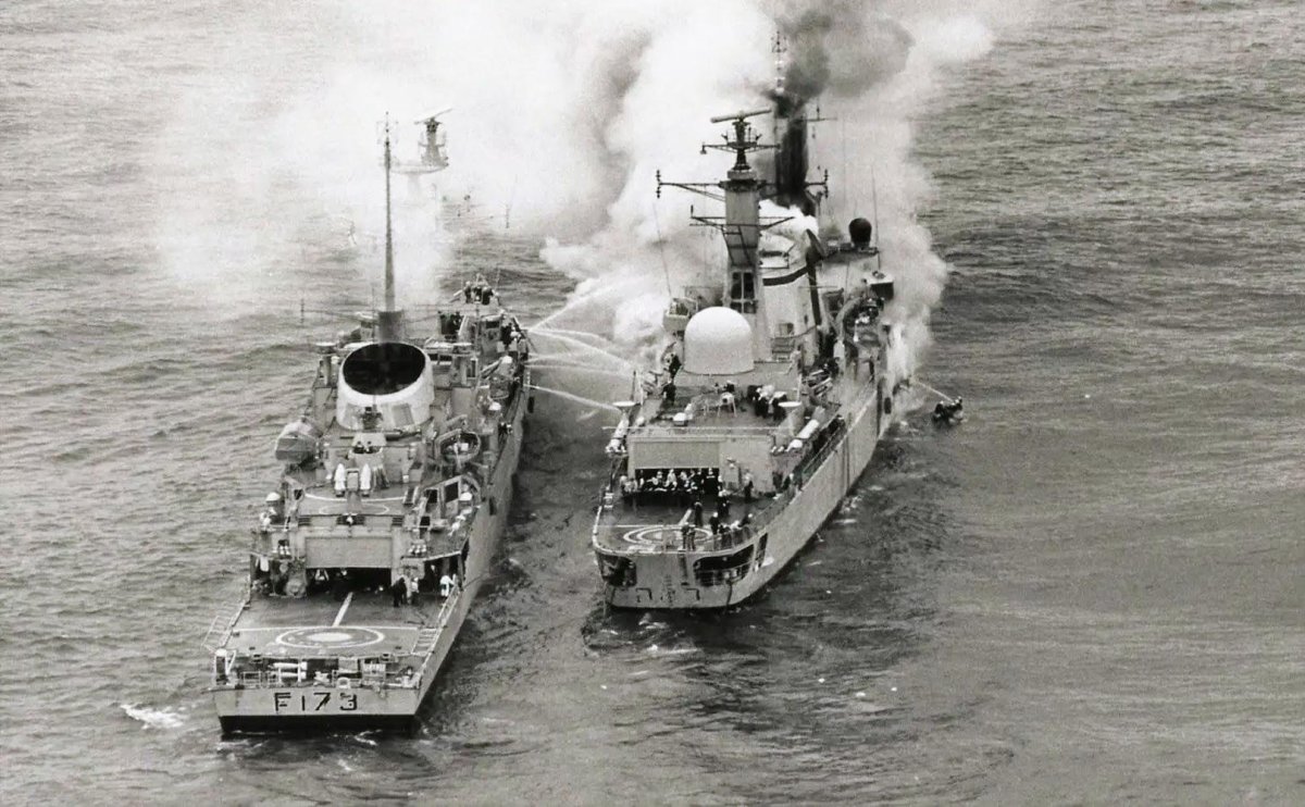 Эсминец Шеффилд Фолкленды