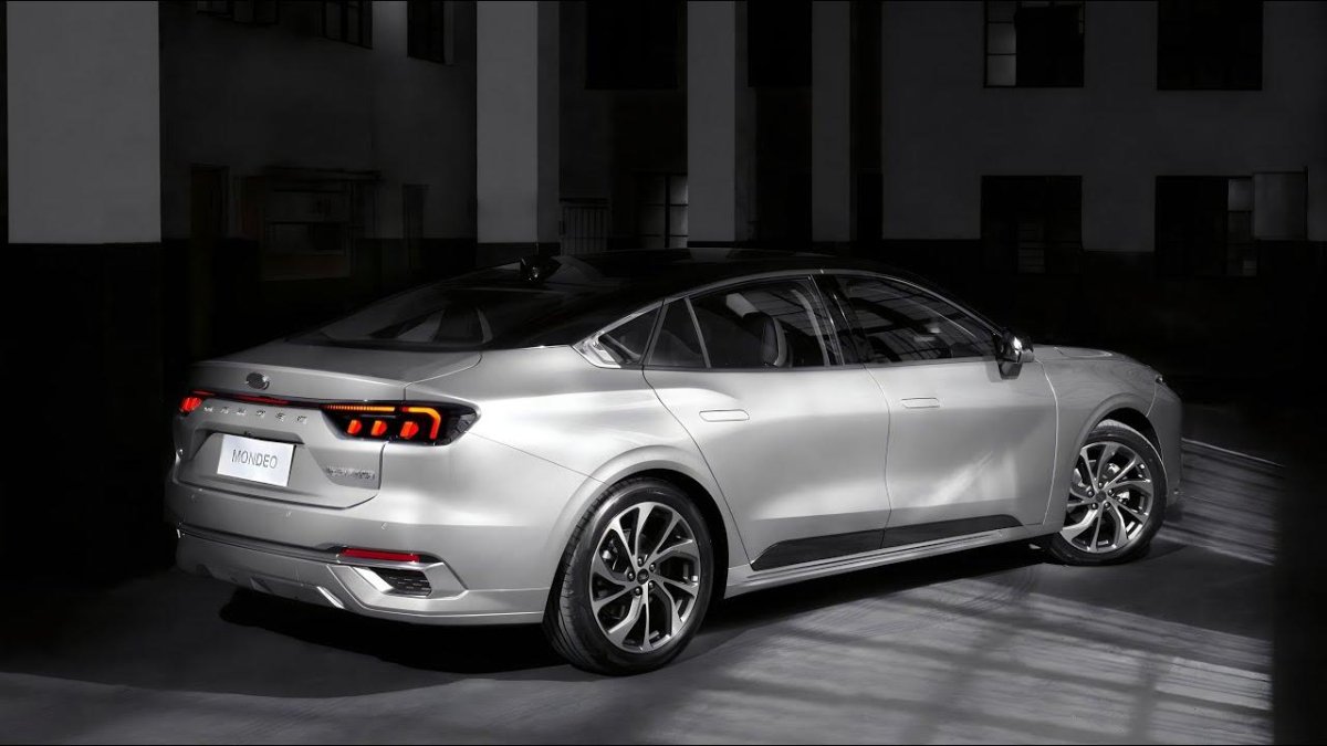 Ford Mondeo 2022-2023