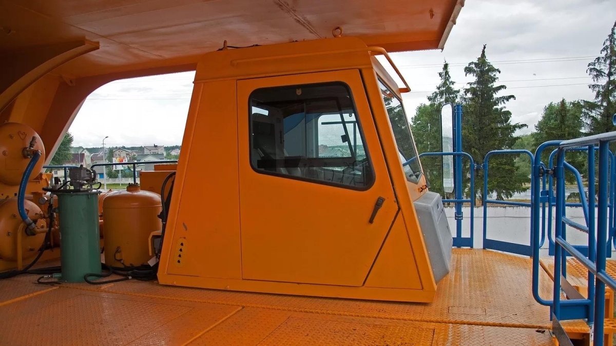 Кабина БЕЛАЗ 75131