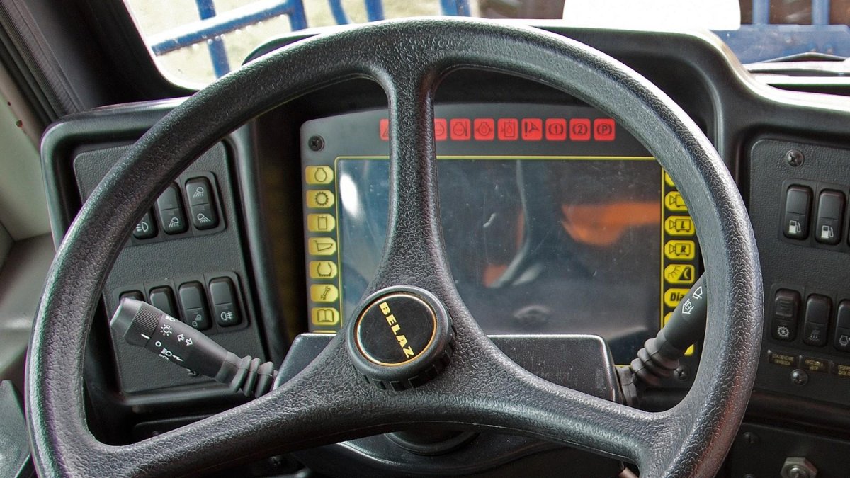 БЕЛАЗ-75710 кабина