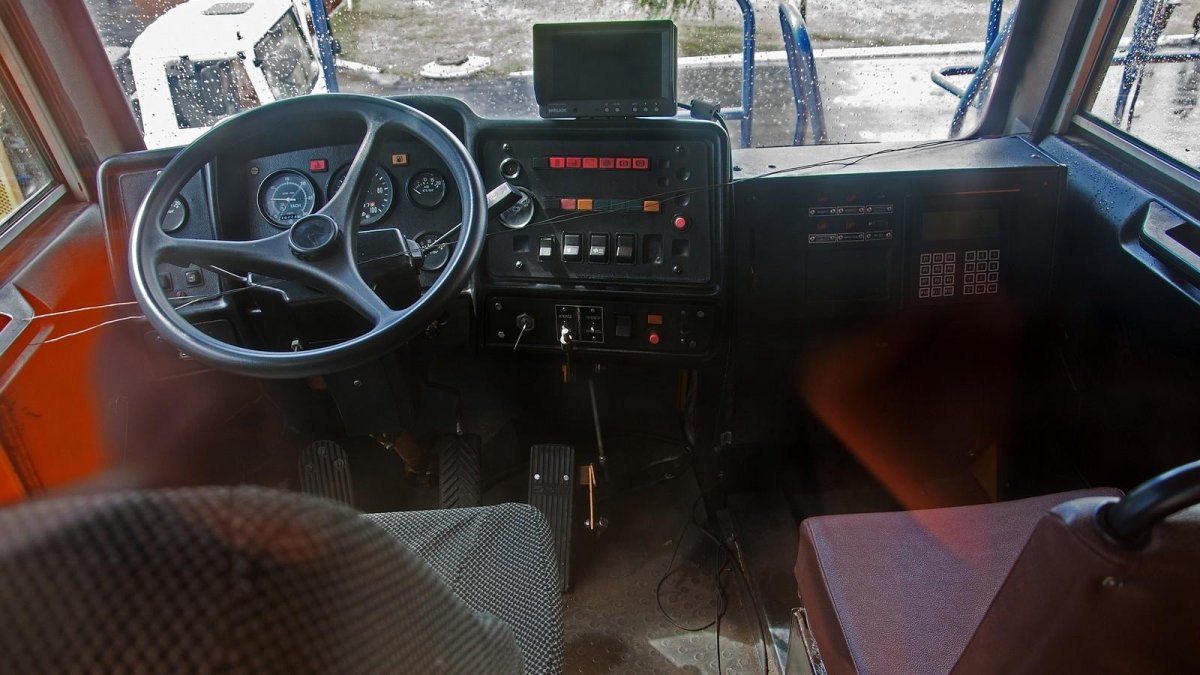 БЕЛАЗ 7540 кабина