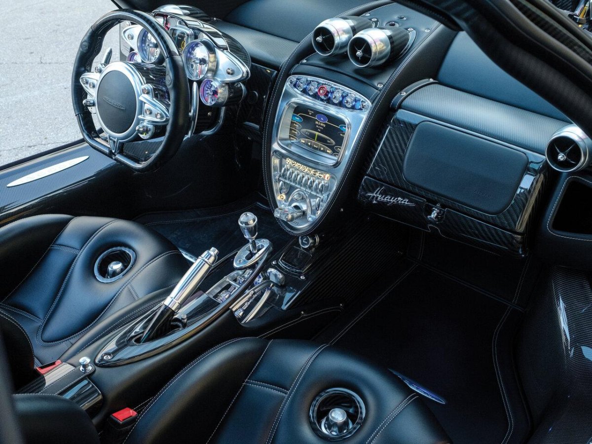 Интерьер Пагани Уайра