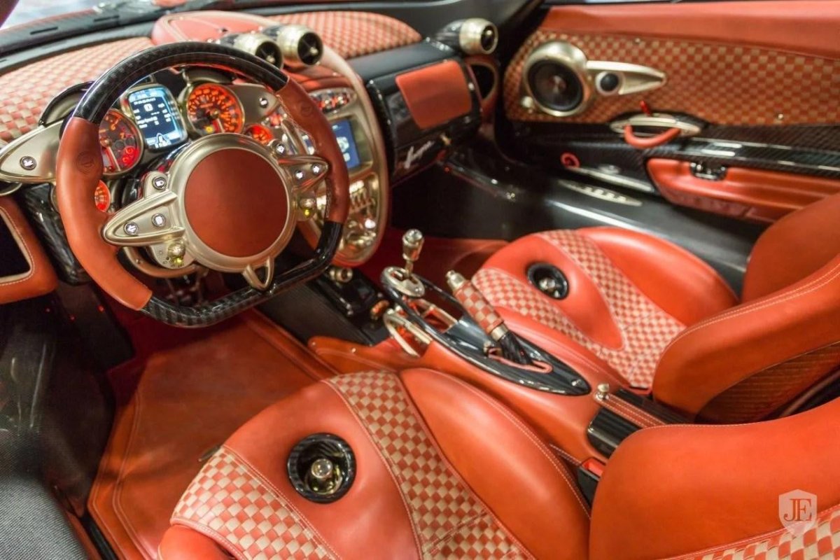 Машина Пагани Хуайра