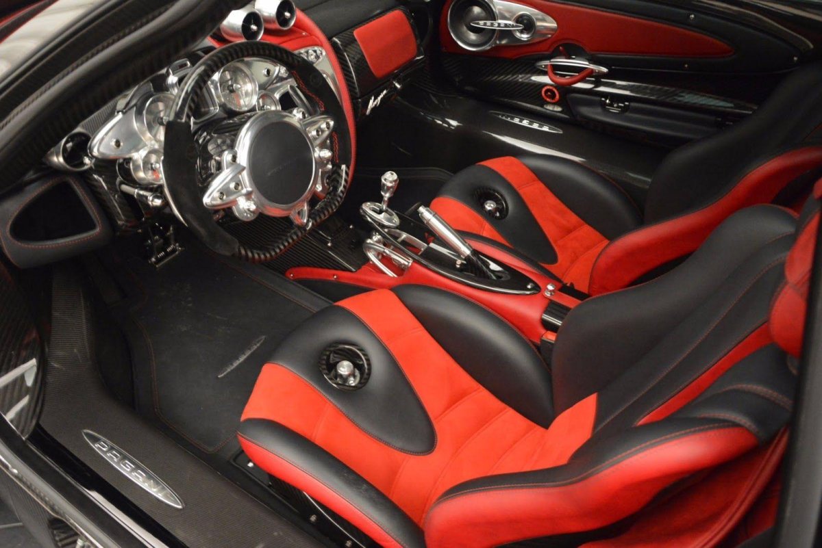 Pagani Huayra углеволокно