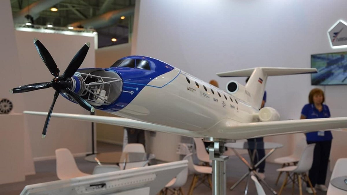 Як-40лл Макс-2021