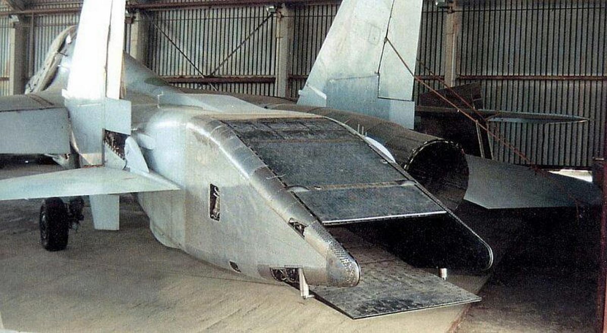 Су-27 с плоским соплом