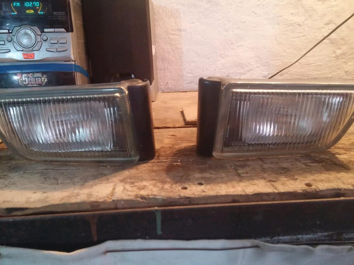 Противотуманные фары Ниссан Цефиро а32