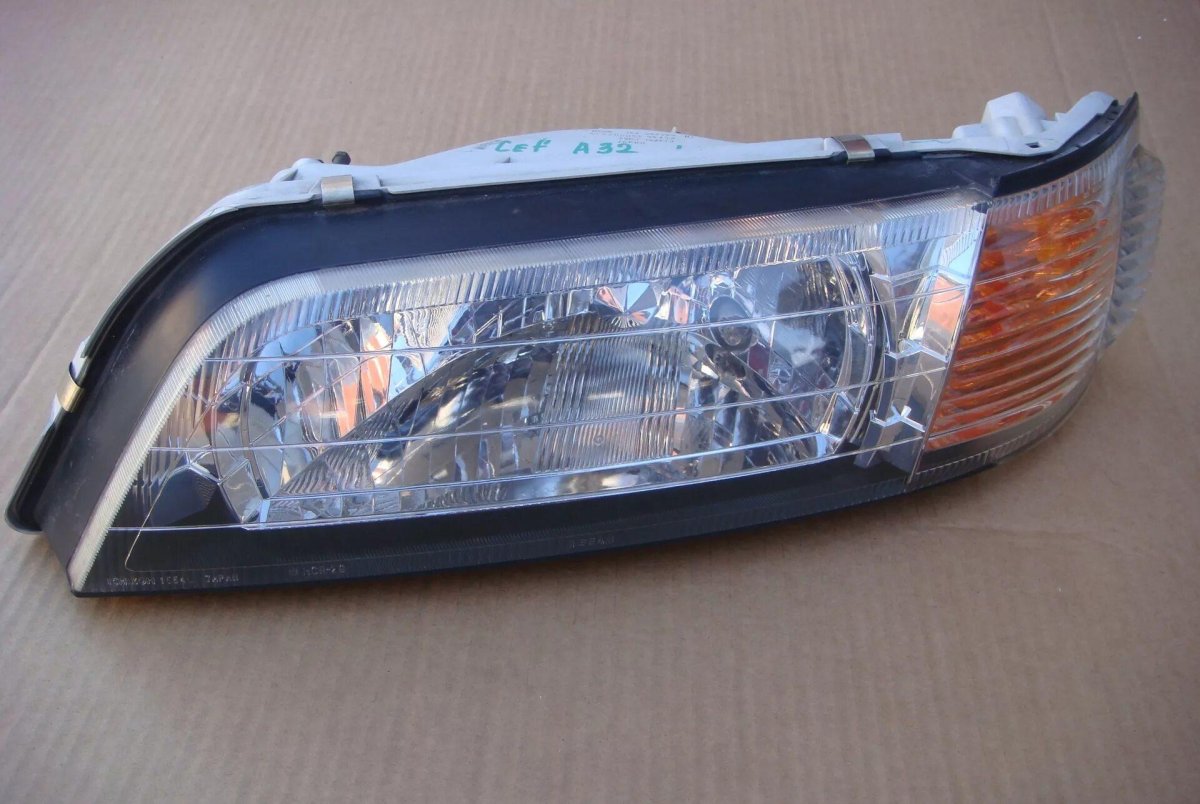 Фары Nissan Cefiro a32