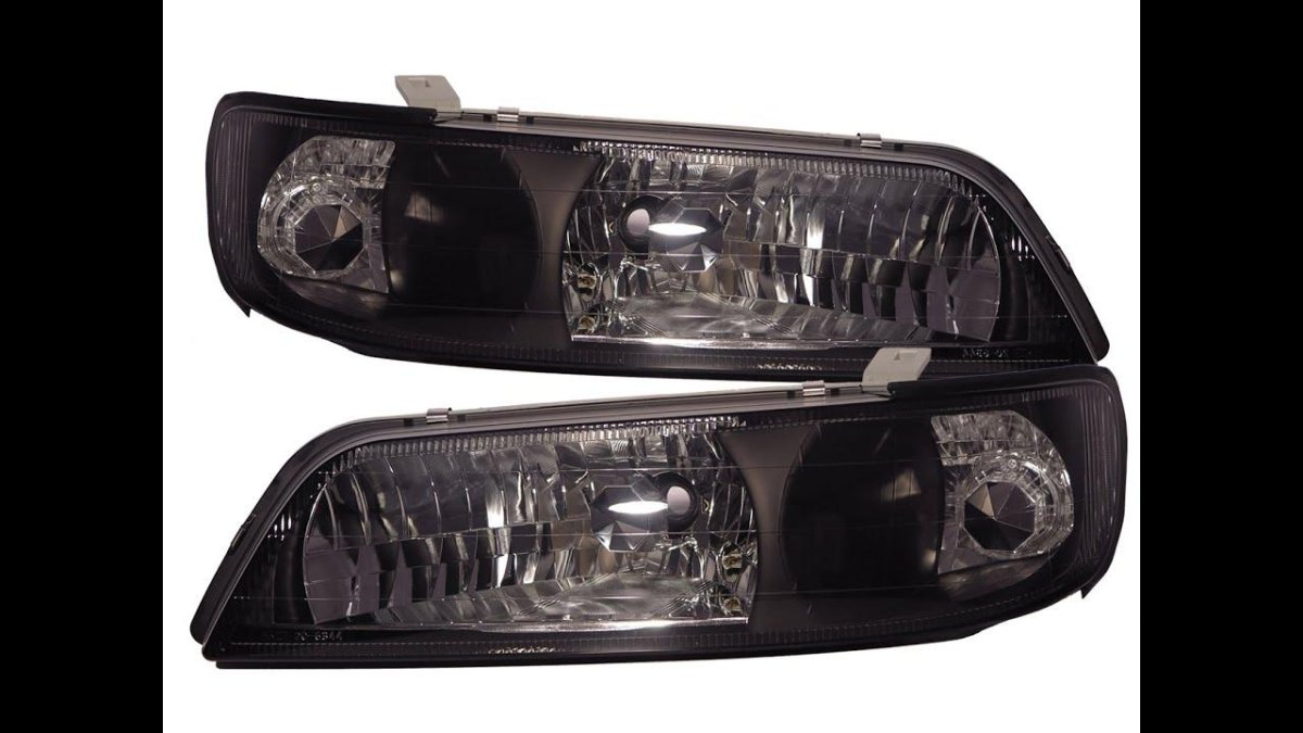 Фары Nissan Cefiro a32