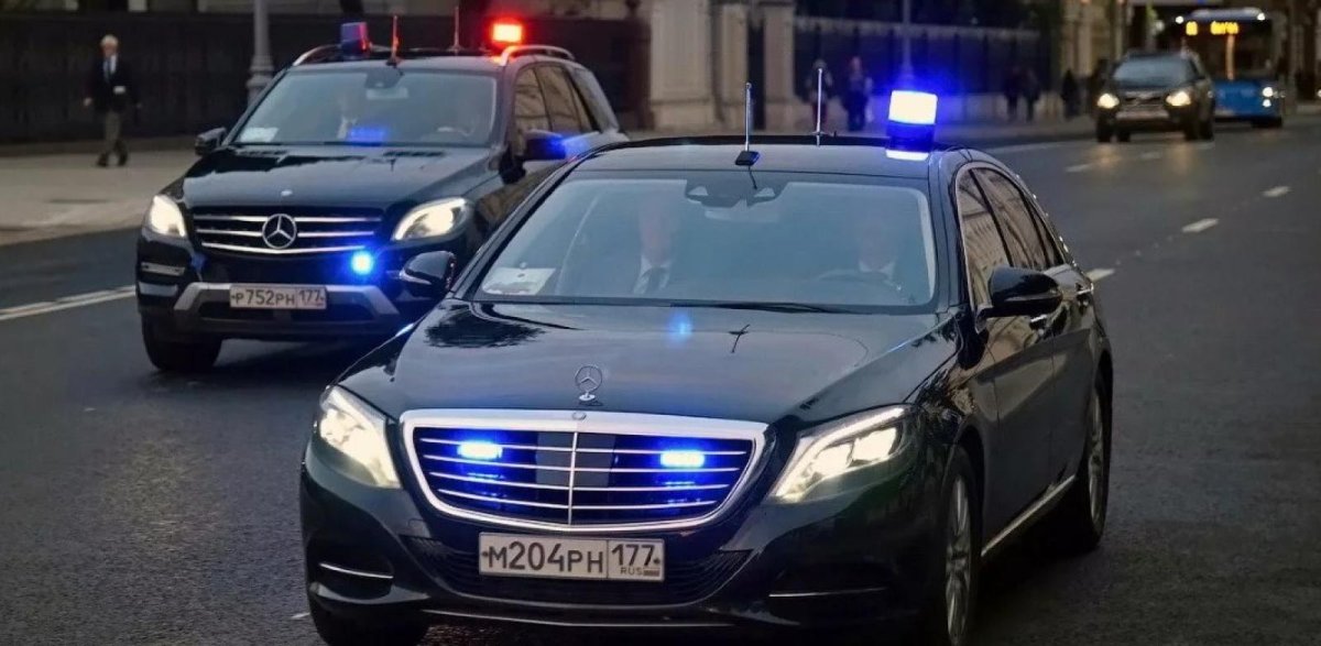 Мерседес 222 кортеж