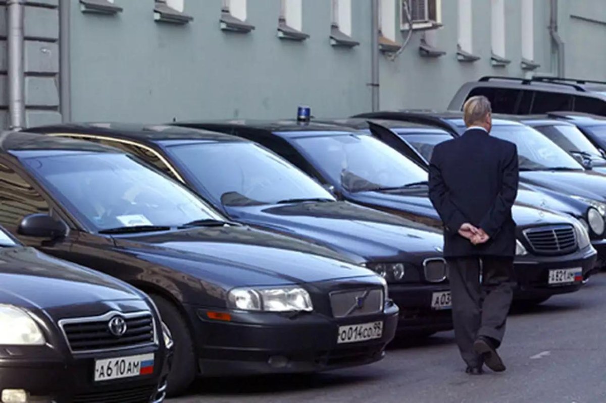 Машины чиновников