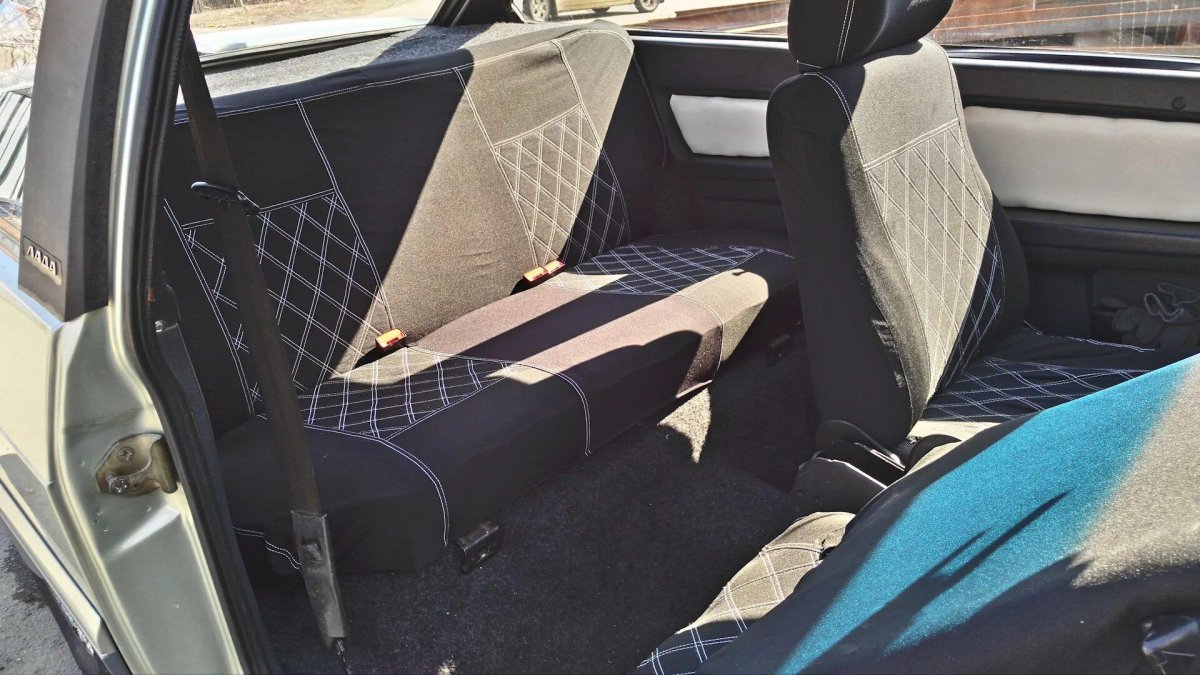 ВАЗ 2113 салон сзади