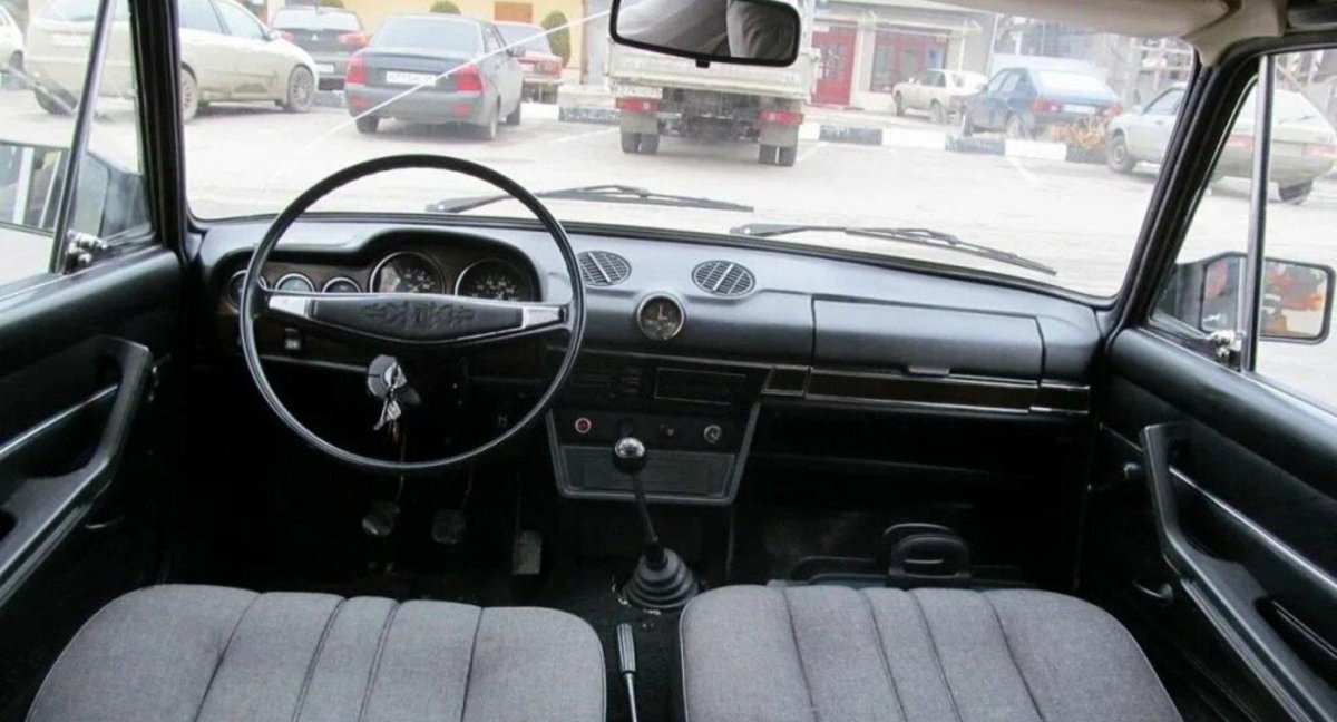 ВАЗ 2106 салон