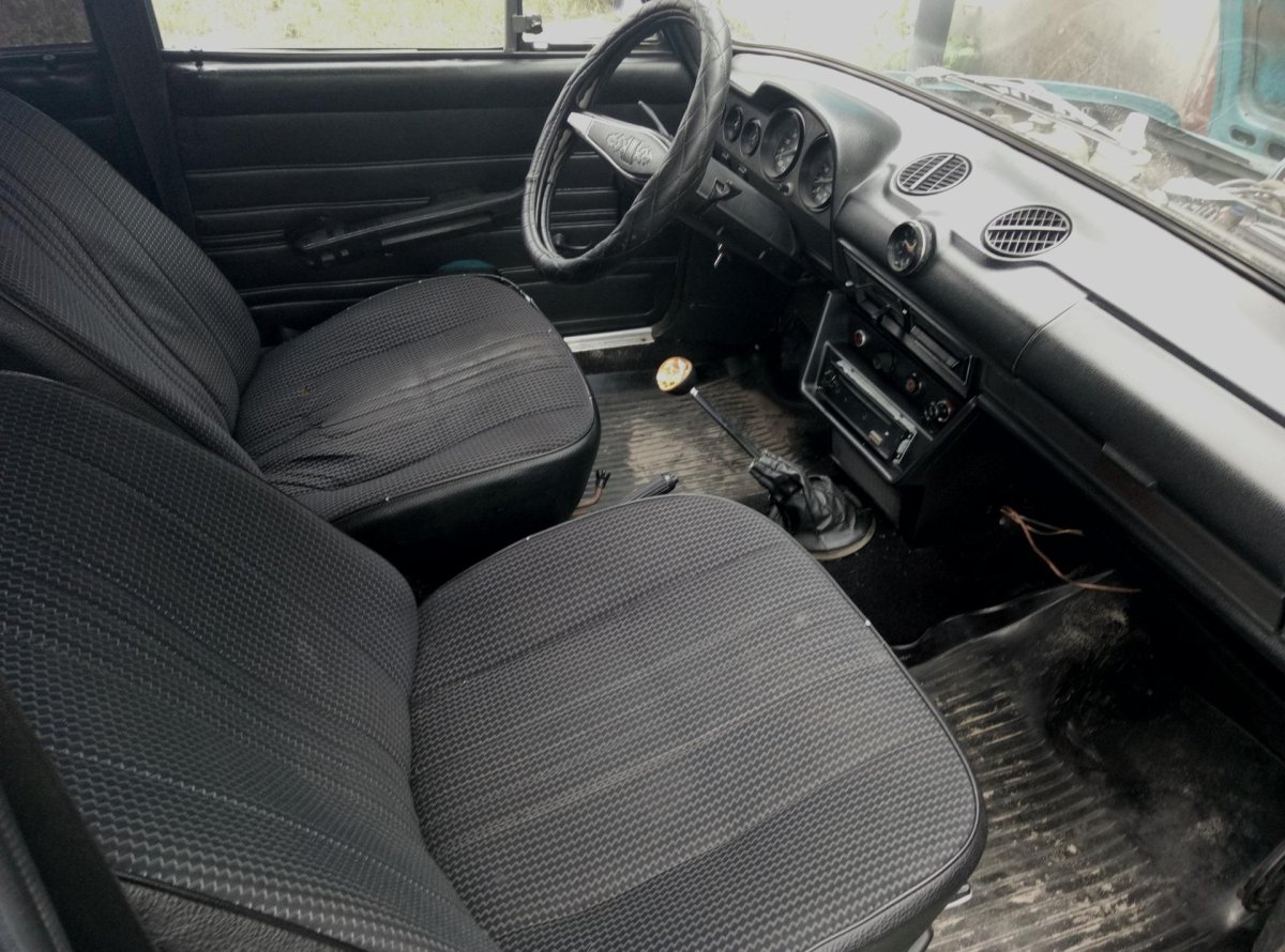 Серый салон ВАЗ 2106