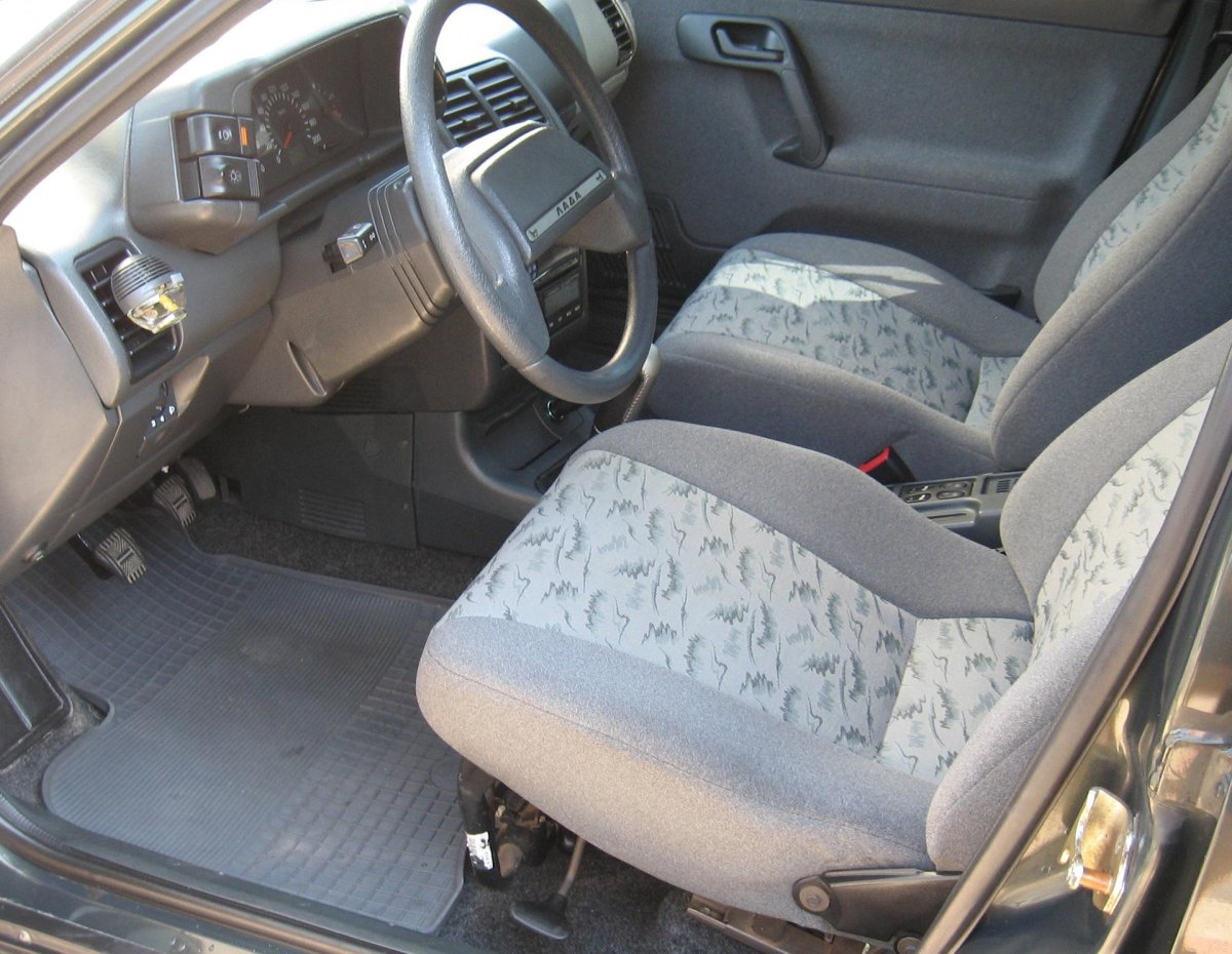 ВАЗ 2110 М салон