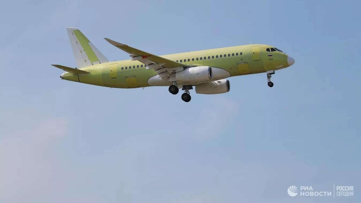 Sj100 самолет