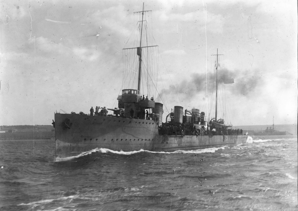 Корабль Новик миноносец