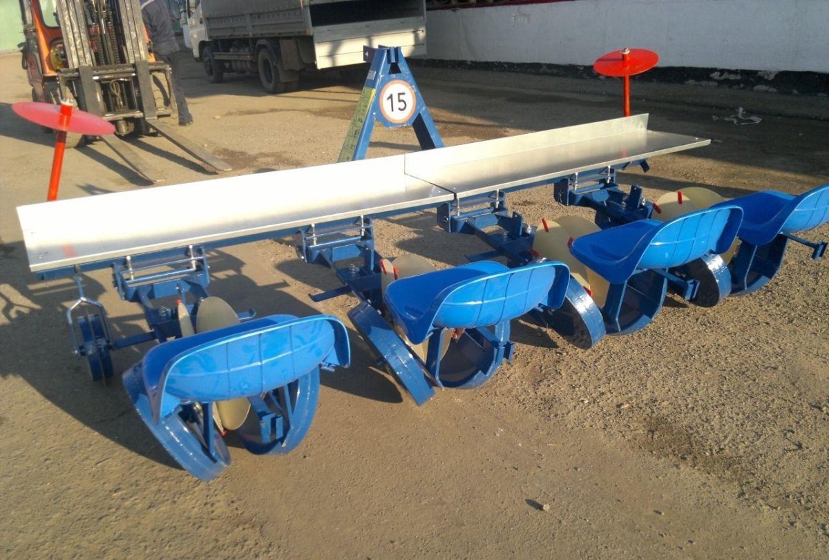 Рассадопосадочная машина s237