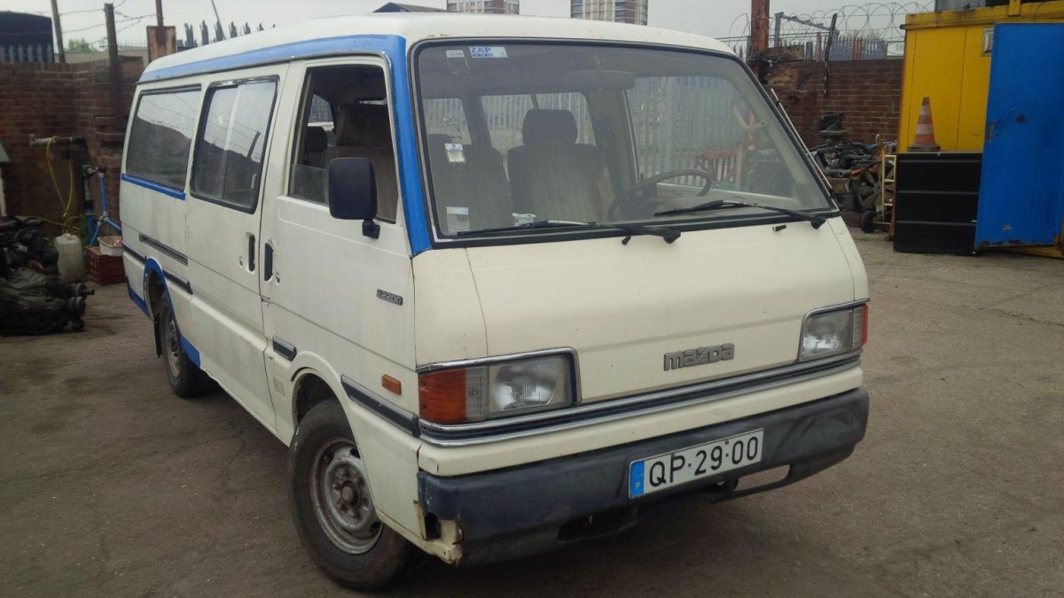 Mazda e2200 4wd