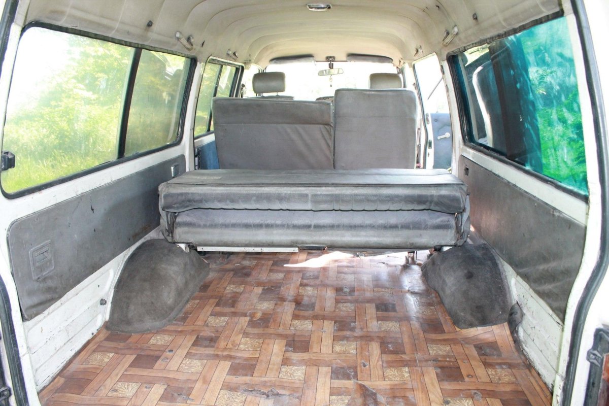 Mazda e2200 Interior