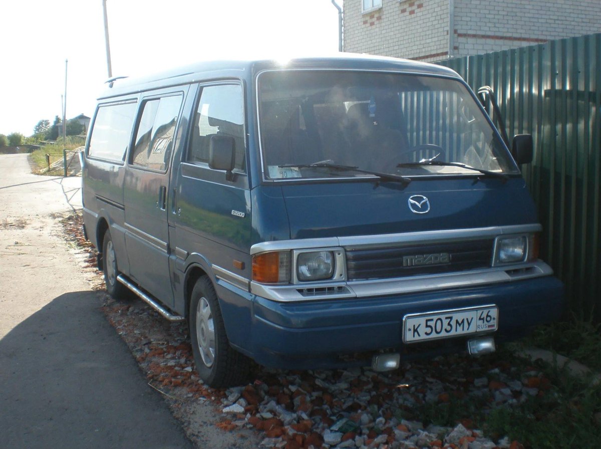 Мазда Бонго е2000