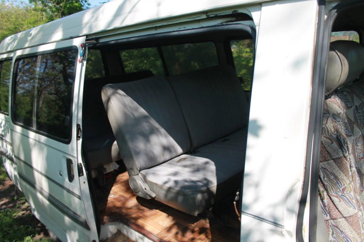 Mazda e2200 Interior