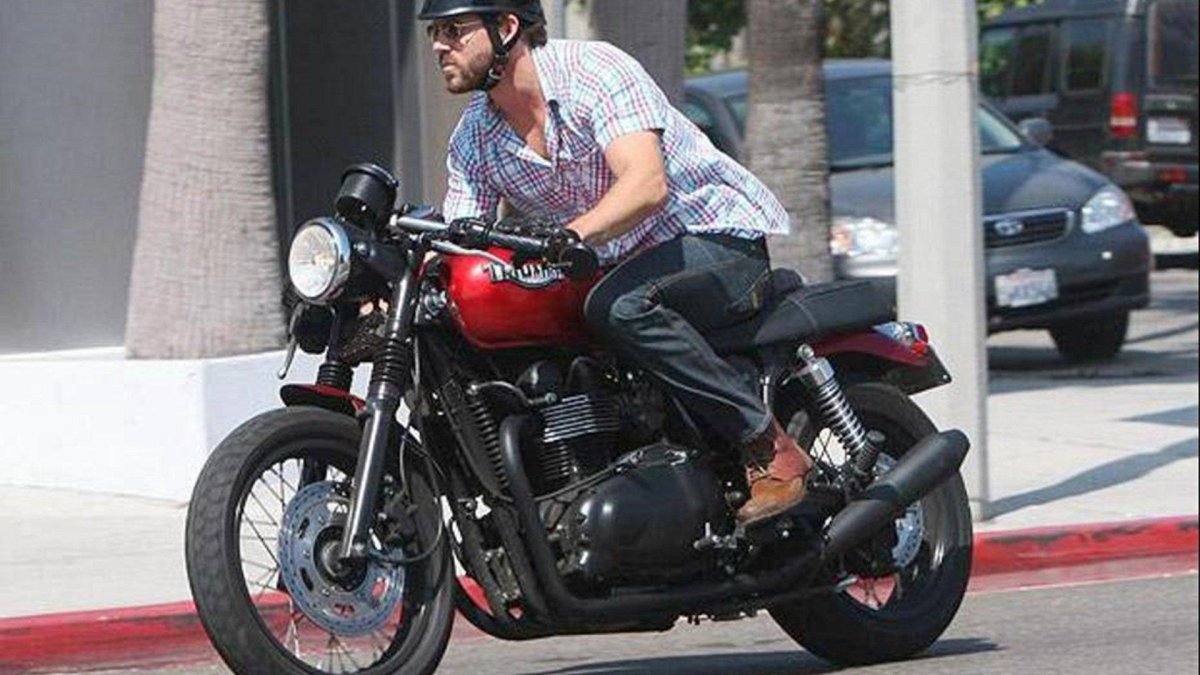 Triumph Bonneville Райан Рейнольдс