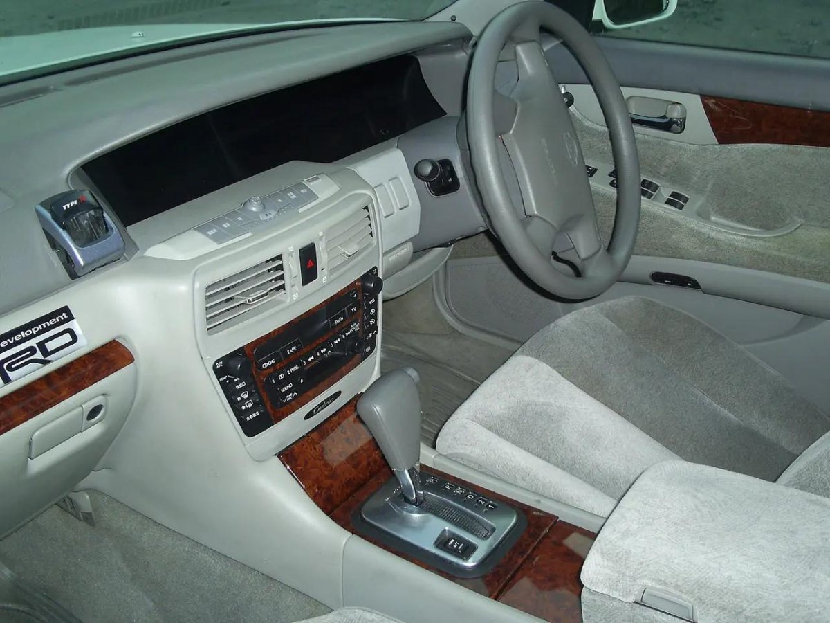 Nissan Cedric 2001