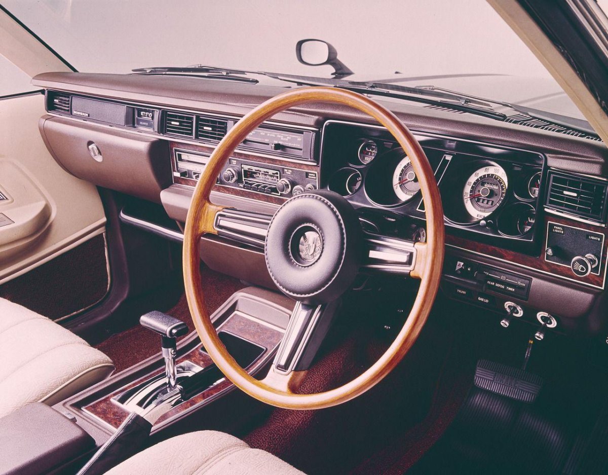 Nissan Cedric 1975